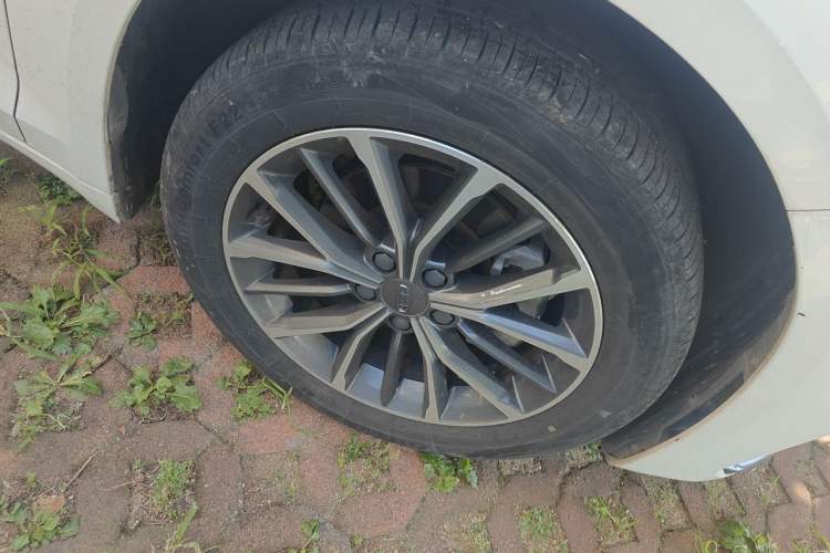 Used Geely Auto Preface 2021 2.0TD Luxury Version Right Front Wheel Hub