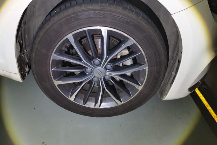 Used Geely Auto Preface 2021 2.0TD Luxury+ Version Right Front Wheel Hub