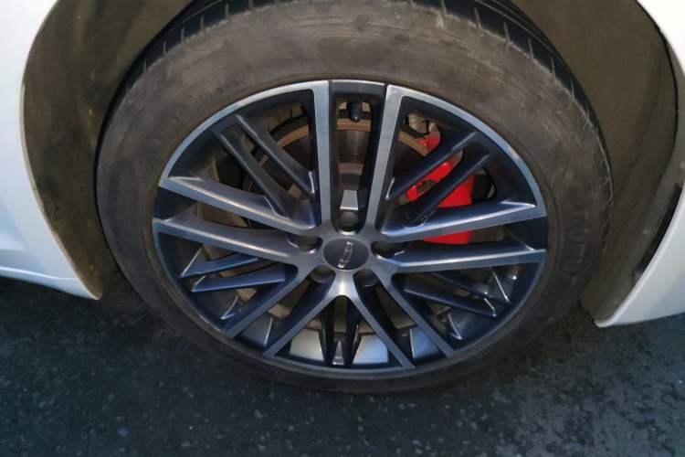 Used Geely Auto Preface 2021 Revised Version 2.0TD Luxury Edition Right Front Wheel Hub