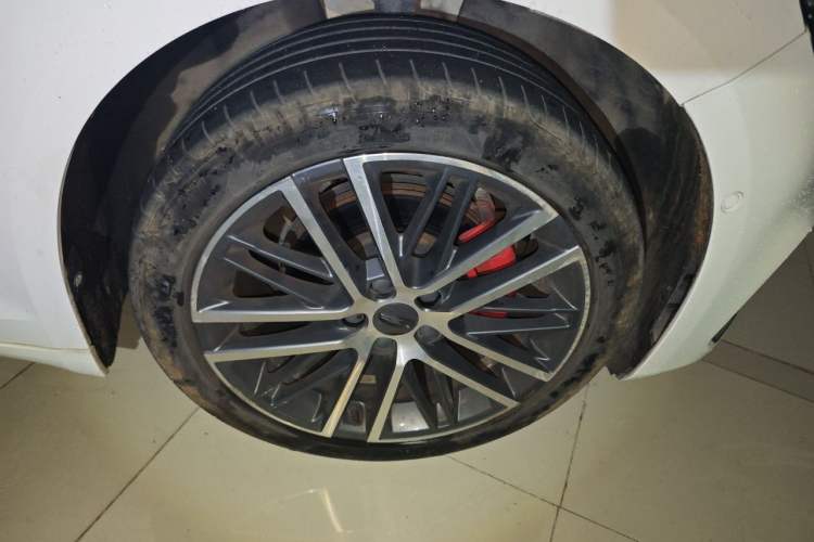 Used Geely Auto Preface 2021 Revised Version 2.0TD Luxury Edition Right Front Wheel Hub