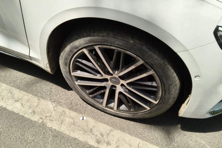 Used Geely Auto Preface 2021 2.0TD Luxury Version Right Front Wheel Hub