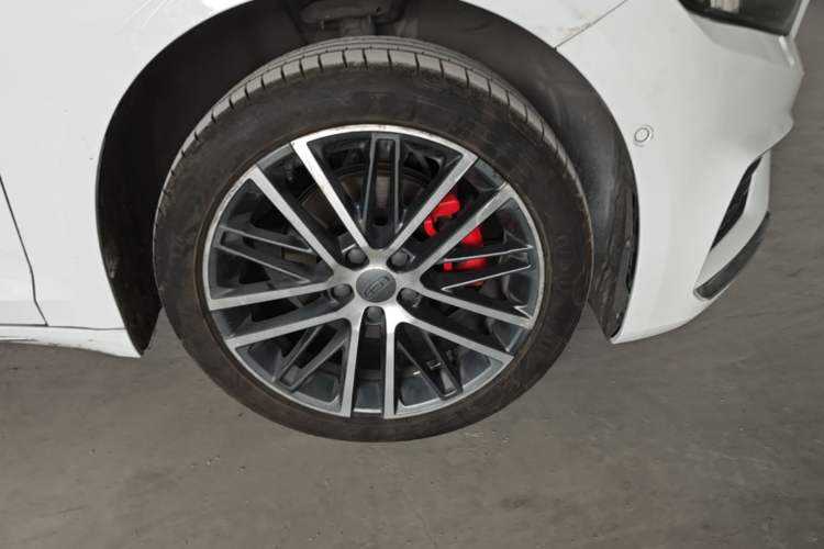 Used Geely Auto Preface 2021 Revised Version 2.0TD Luxury Edition Right Front Wheel Hub