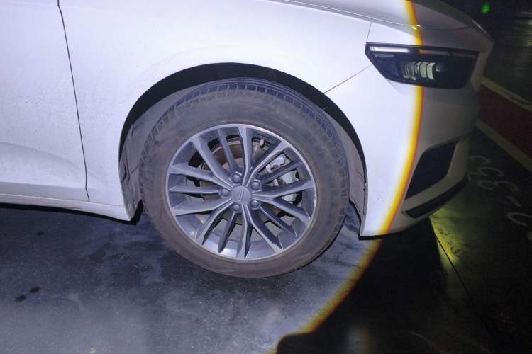 Used Geely Auto Preface 2021 2.0TD Luxury Version Right Front Wheel Hub