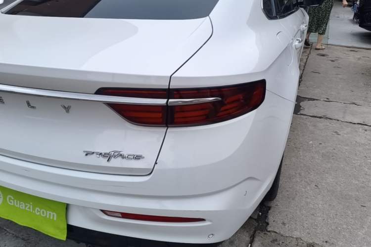 Used Geely Auto Preface 2021 Revised Version 2.0TD Luxury Edition Right Rear Taillight