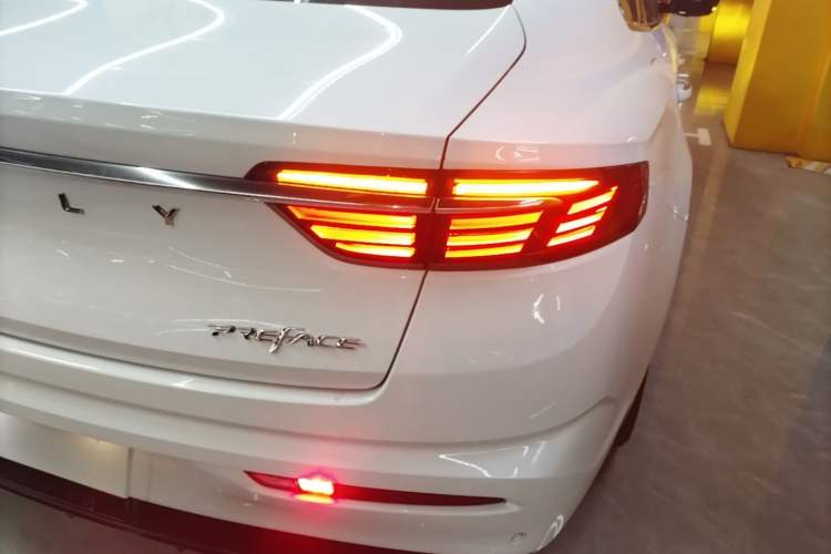 Used Geely Auto Preface 2021 2.0TD Luxury Version Right Rear Taillight