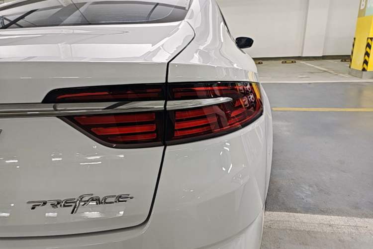 Used Geely Auto Preface 2021 2.0TD Luxury Version Right Rear Taillight