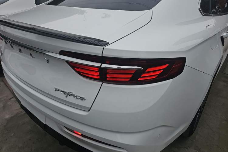 Used Geely Auto Preface 2021 2.0TD Luxury Version Right Rear Taillight