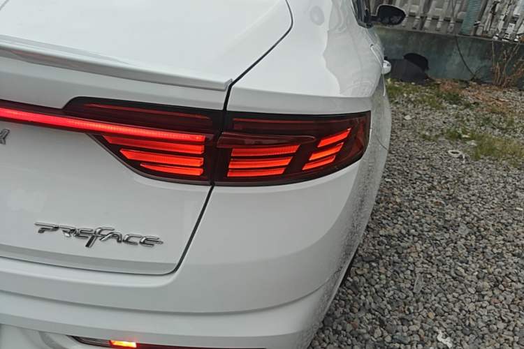 Used Geely Auto Preface 2021 2.0TD Luxury Version Right Rear Taillight