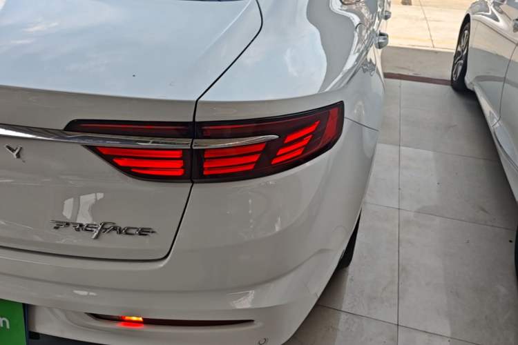 Used Geely Auto Preface 2021 2.0TD Luxury Version Right Rear Taillight