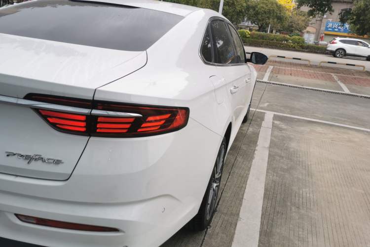 Used Geely Auto Preface 2021 Revised Version 2.0TD Luxury Edition Right Rear Taillight