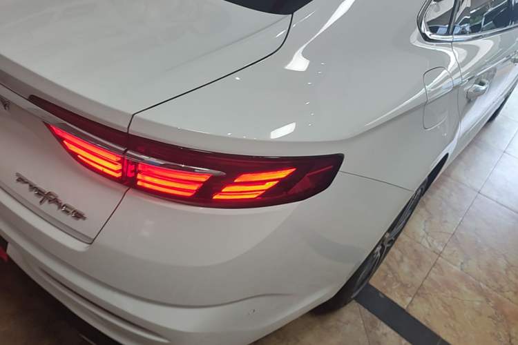 Used Geely Auto Preface 2021 Revised Version 2.0TD Luxury Edition Right Rear Taillight