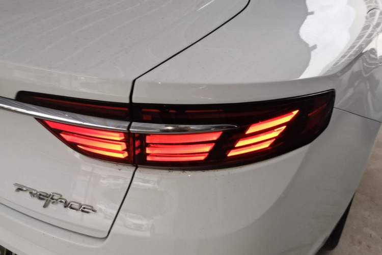 Used Geely Auto Preface 2021 2.0TD Luxury Version Right Rear Taillight
