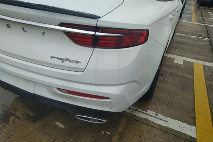 Used Geely Auto Preface 2021 2.0TD Luxury Version Right Rear Taillight