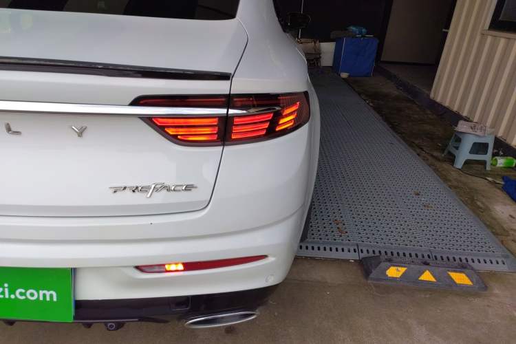 Used Geely Auto Preface 2021 Revised Version 2.0TD Luxury Edition Right Rear Taillight