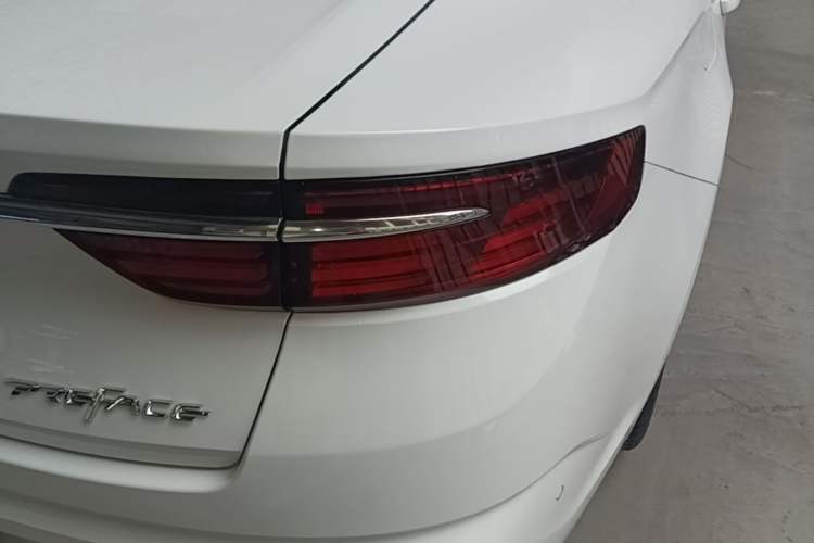 Used Geely Auto Preface 2021 Revised Version 2.0TD Luxury Edition Right Rear Taillight