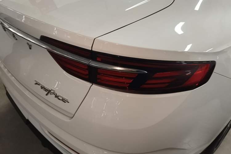 Used Geely Auto Preface 2021 2.0TD Luxury+ Version Right Rear Taillight