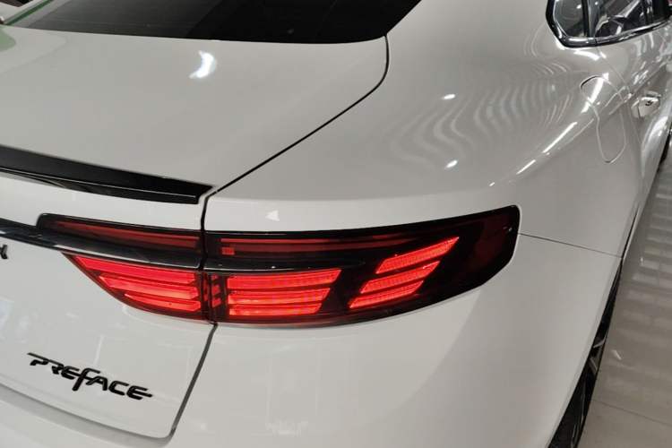 Used Geely Auto Preface 2021 2.0TD Space-Time Edition Hao Yue Right Rear Taillight