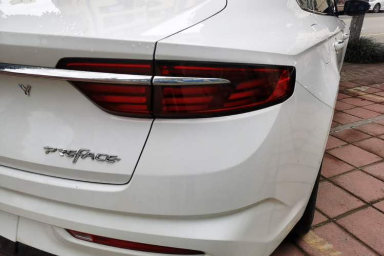 Used Geely Auto Preface 2021 2.0TD Luxury Version Right Rear Taillight