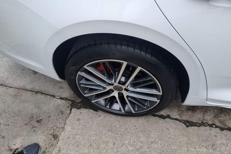 Used Geely Auto Preface 2021 Revised Version 2.0TD Luxury Edition Right Rear Wheel Hub