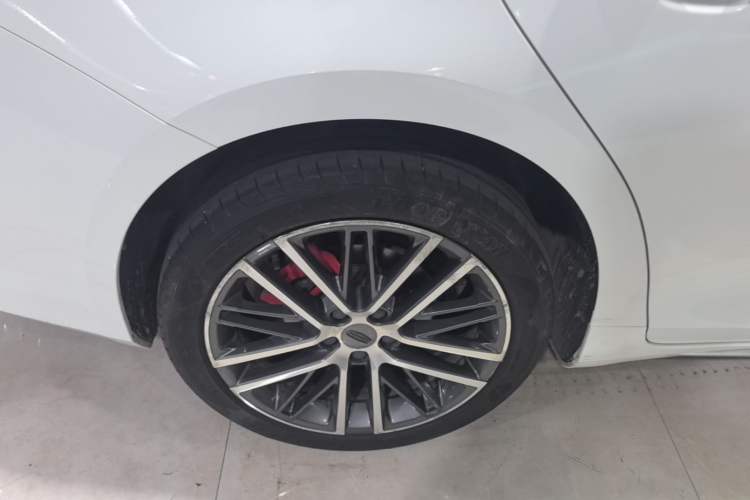 Used Geely Auto Preface 2021 Revised Version 2.0TD Luxury Edition Right Rear Wheel Hub