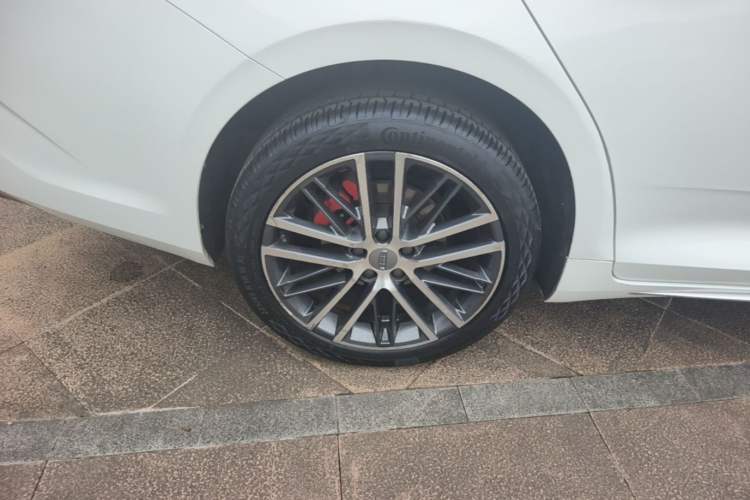 Used Geely Auto Preface 2021 Revised Version 2.0TD Luxury Edition Right Rear Wheel Hub