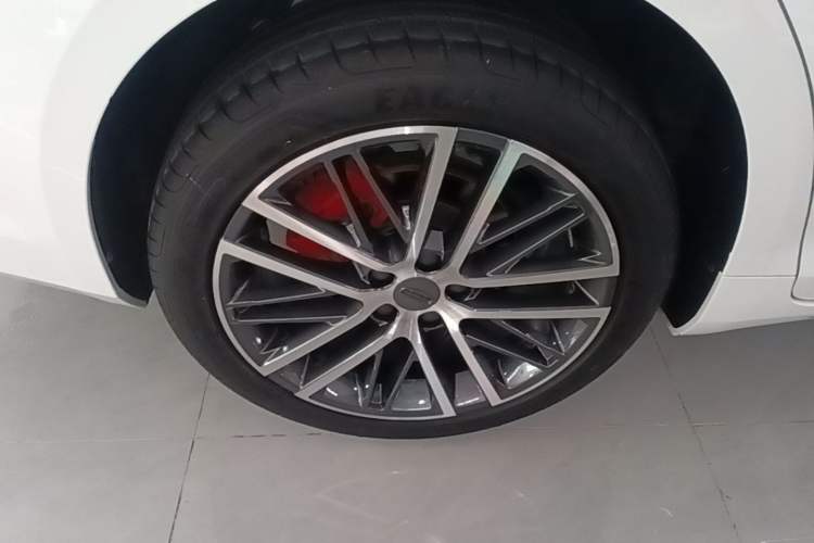 Used Geely Auto Preface 2021 Revised Version 2.0TD Luxury Edition Right Rear Wheel Hub