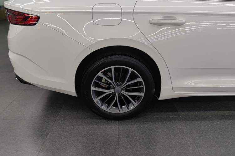 Used Geely Auto Preface 2021 2.0TD Elite Edition Right Rear Wheel Hub