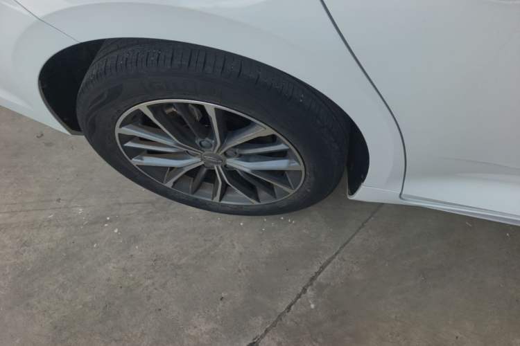 Used Geely Auto Preface 2021 2.0TD Luxury Version Right Rear Wheel Hub