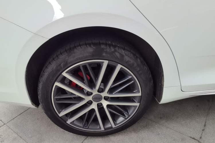 Used Geely Auto Preface 2021 Revised Version 2.0TD Luxury Edition Right Rear Wheel Hub