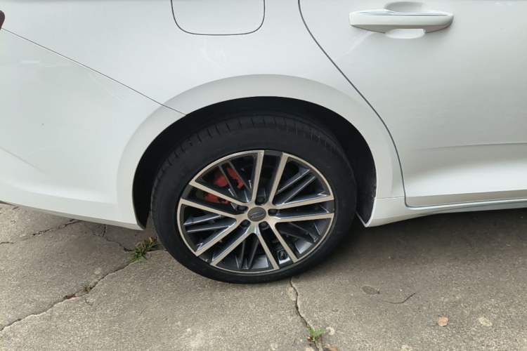 Used Geely Auto Preface 2021 Revised Version 2.0TD Luxury Edition Right Rear Wheel Hub