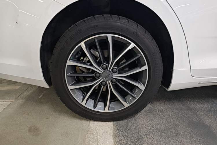 Used Geely Auto Preface 2021 2.0TD Luxury Version Right Rear Wheel Hub