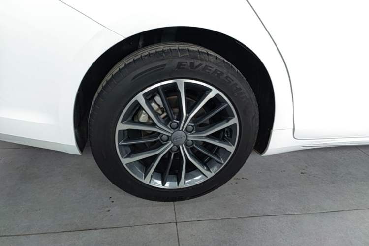 Used Geely Auto Preface 2021 2.0TD Luxury Version Right Rear Wheel Hub