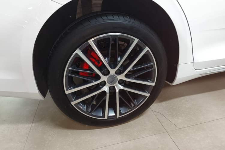 Used Geely Auto Preface 2021 Revised Version 2.0TD Luxury Edition Right Rear Wheel Hub