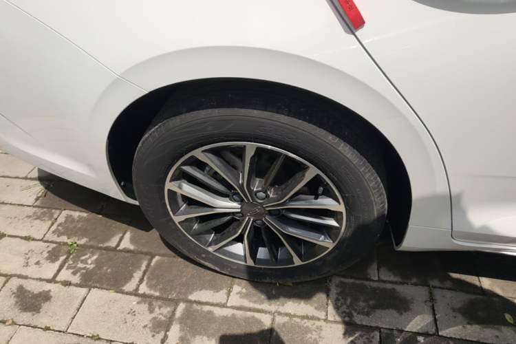 Used Geely Auto Preface 2021 2.0TD Luxury Version Right Rear Wheel Hub