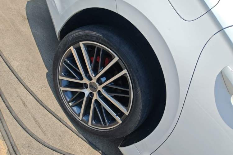 Used Geely Auto Preface 2021 Revised Version 2.0TD Luxury Edition Right Rear Wheel Hub