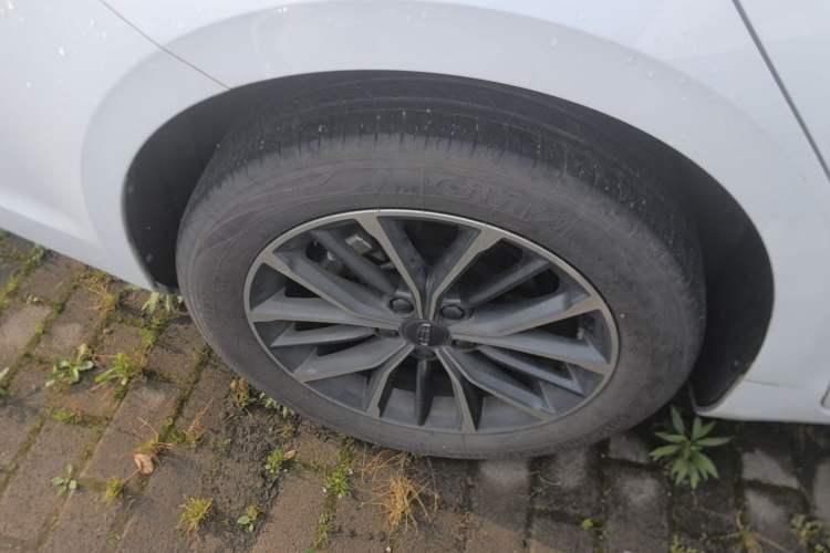 Used Geely Auto Preface 2021 2.0TD Elite Edition Right Rear Wheel Hub