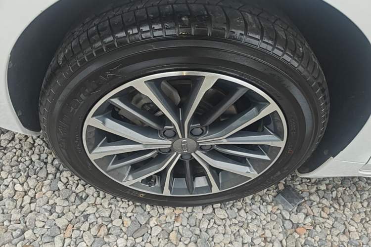 Used Geely Auto Preface 2021 2.0TD Luxury Version Right Rear Wheel Hub