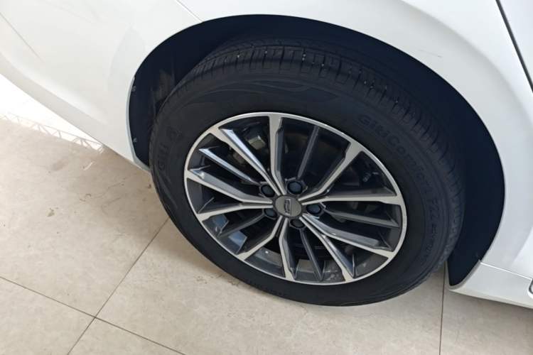 Used Geely Auto Preface 2021 2.0TD Luxury Version Right Rear Wheel Hub