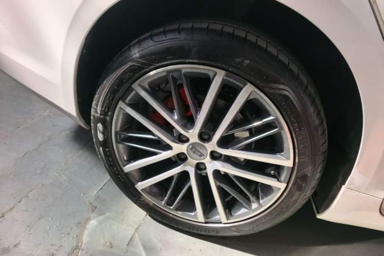 Used Geely Auto Preface 2021 2.0TD Luxury Version Right Rear Wheel Hub