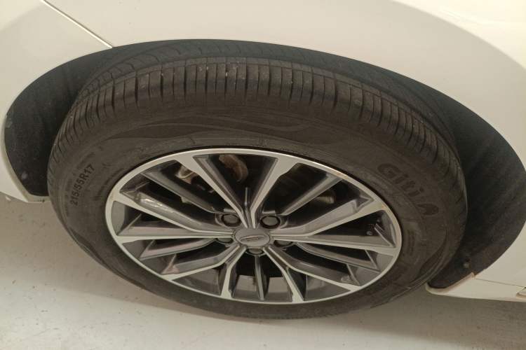 Used Geely Auto Preface 2021 2.0TD Luxury Version Right Rear Wheel Hub