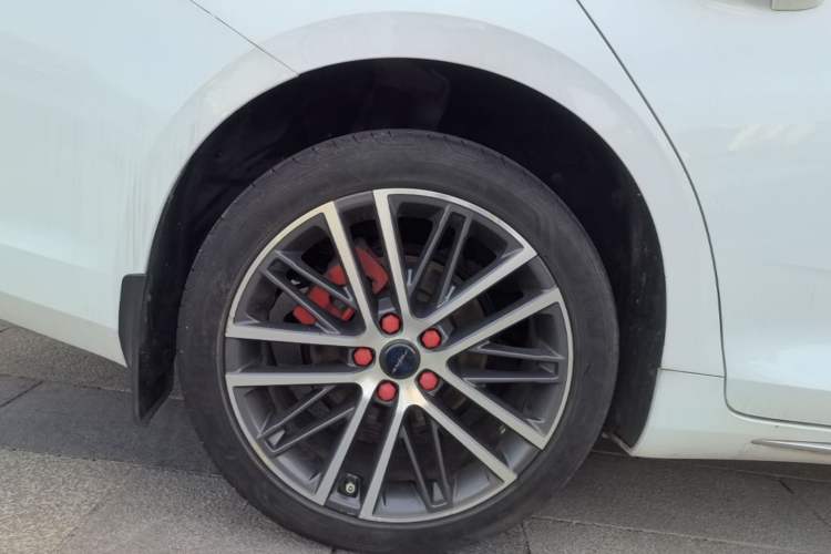 Used Geely Auto Preface 2021 Revised Version 2.0TD Luxury Edition Right Rear Wheel Hub