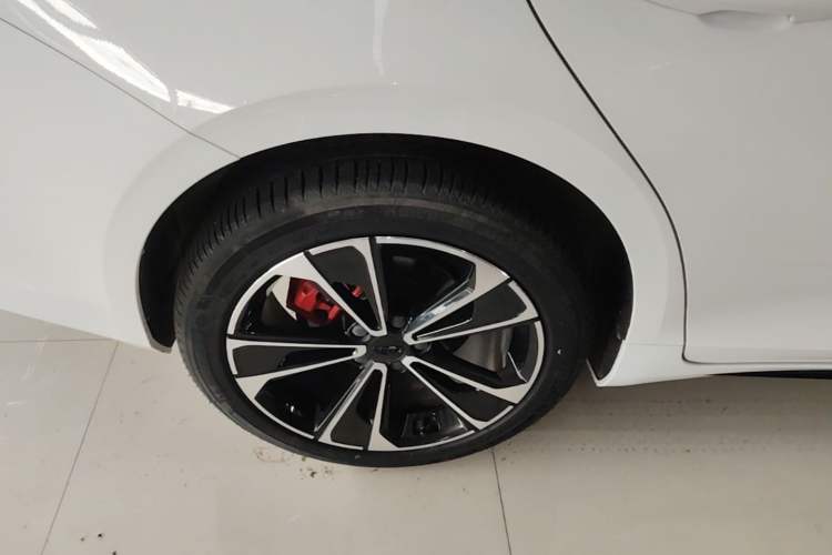 Used Geely Auto Preface 2021 2.0TD Space-Time Edition Hao Yue Right Rear Wheel Hub
