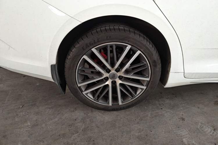 Used Geely Auto Preface 2021 2.0TD Flagship Edition Right Rear Wheel Hub