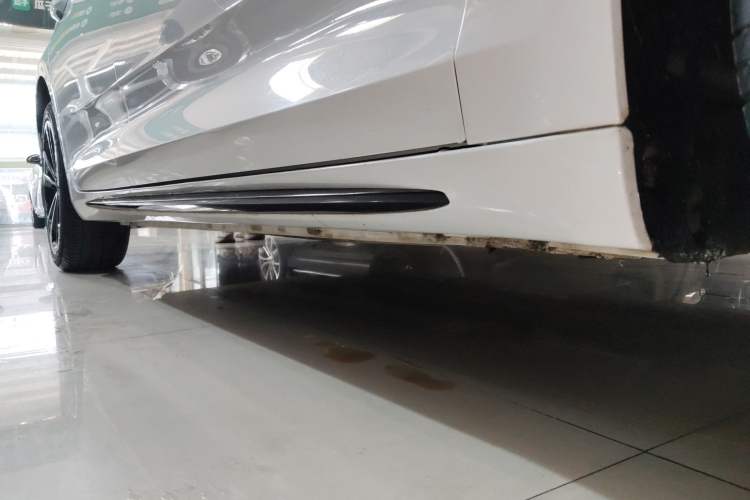 Used Geely Auto Preface 2021 2.0TD Space-Time Edition Hao Yue Right Side Sill