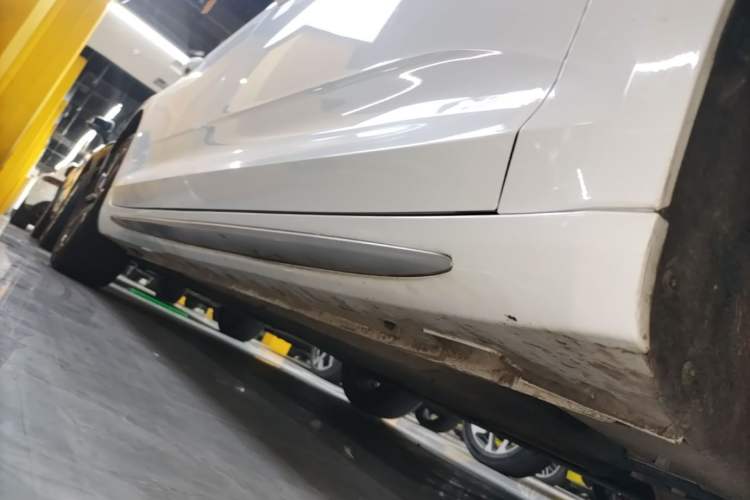 Used Geely Auto Preface 2021 2.0TD Luxury Version Right Side Sill