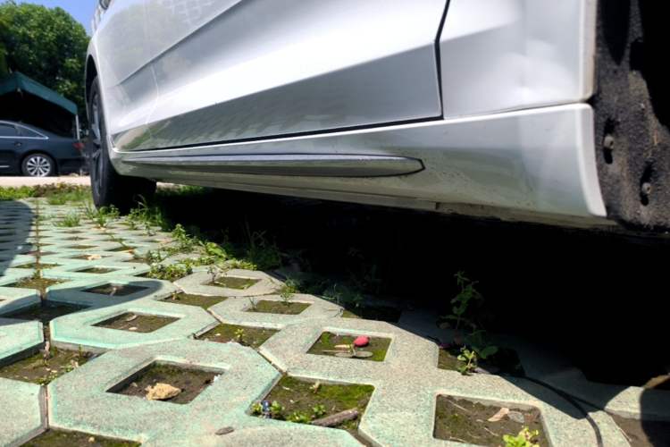 Used Geely Auto Preface 2021 2.0TD Luxury Version Right Side Sill