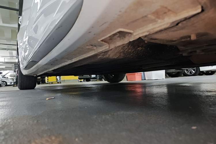 Used Geely Auto Preface 2021 2.0TD Luxury Version Right Side Sill