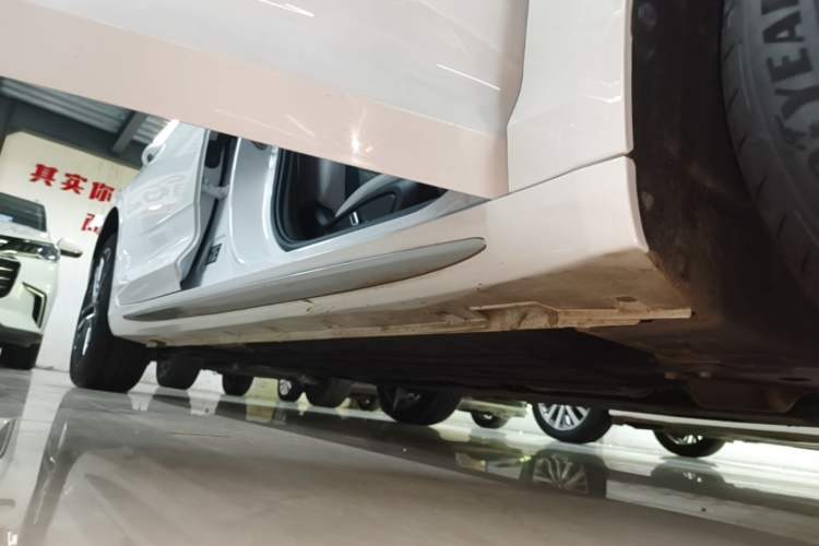 Used Geely Auto Preface 2021 Revised Version 2.0TD Luxury Edition Right Side Sill