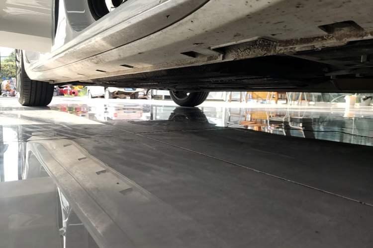Used Geely Auto Preface 2021 Revised Version 2.0TD Luxury Edition Right Side Sill