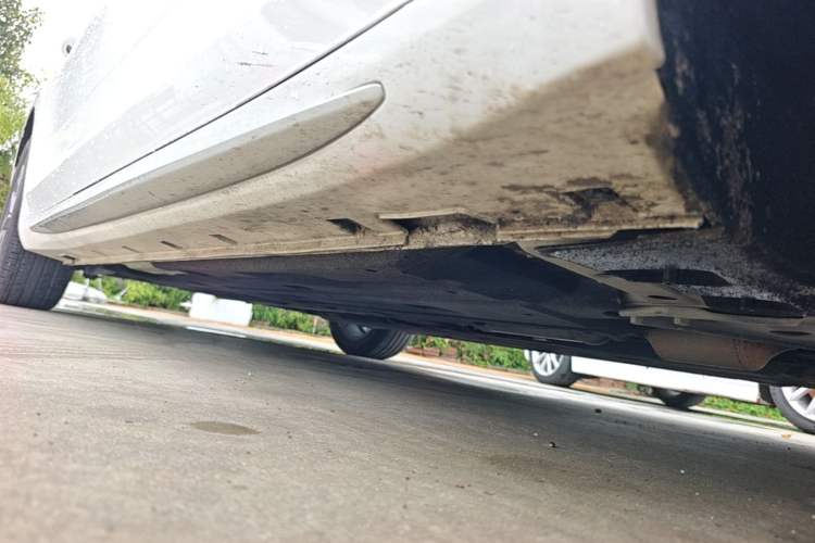 Used Geely Auto Preface 2021 2.0TD Luxury Version Right Side Sill